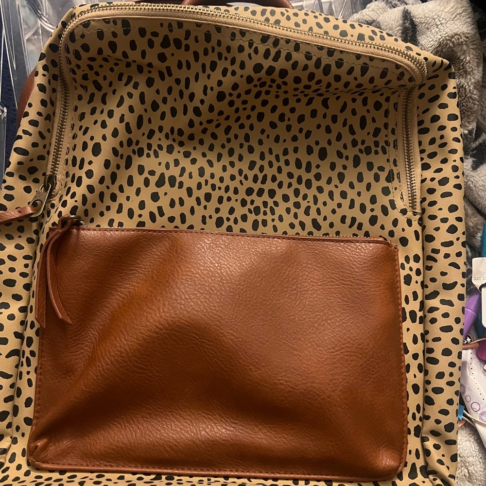 Universal Thread Tan and Brown Travel Bag